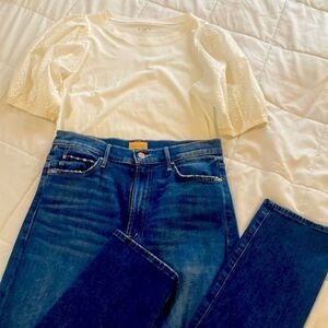 Puff eyelet sleeve loft top
